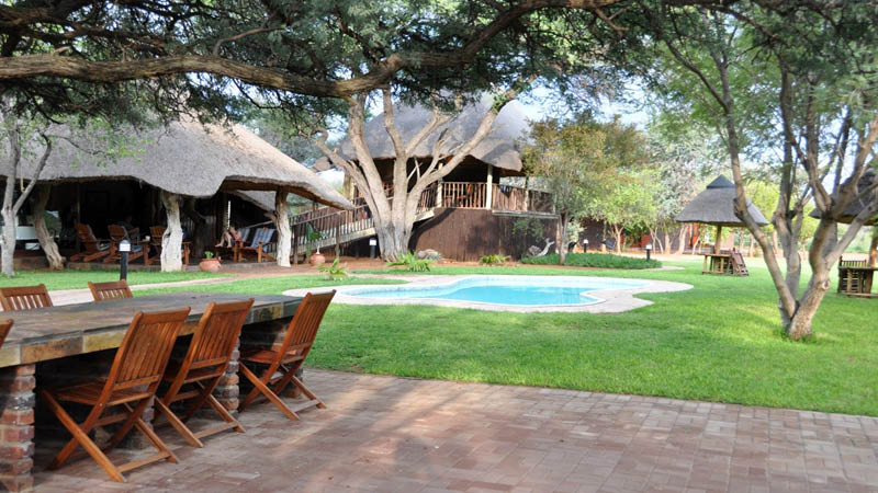 Gemensamt område vid Temba Safari Lodge i Sydafrika.
